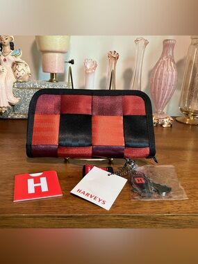 Harveys Seatbelt Vamp Classic Wallet